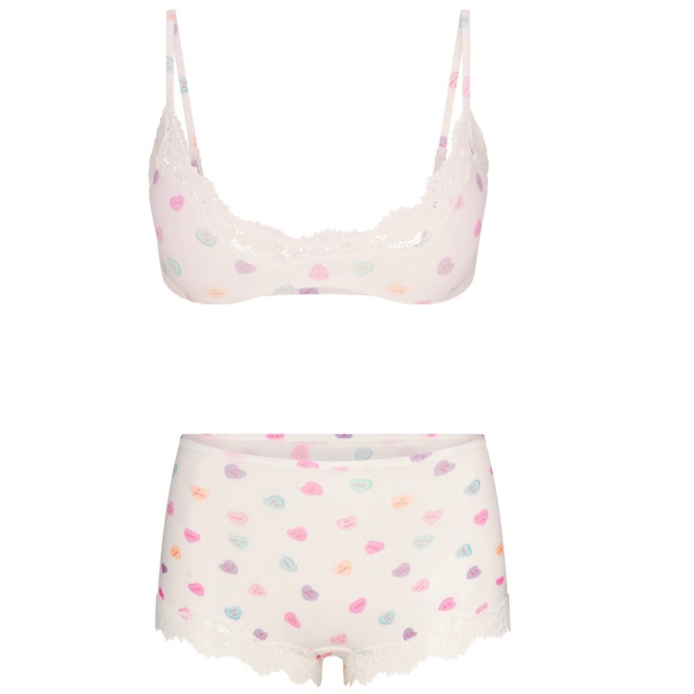 NWT SKIMS Candy Heart Print set